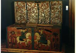 Postkort. Norsk Folkemuseum. Kiste fra Ål i Hallingdal. 
Ma