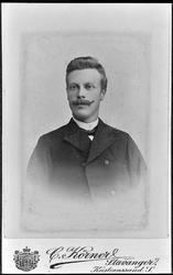 Portrett av lærer Johan Kjønsvik