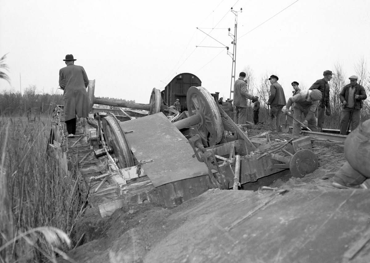 Tågolycka på linjen Gävle-Skutskär. Den 26 november 1949