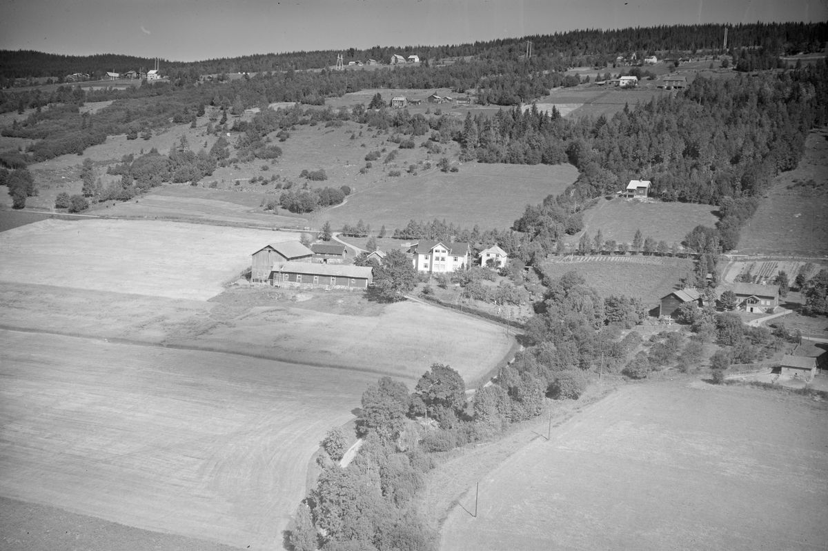 Fougner nordre, Follebu, Gausdal, Fougner søndre til høyre
