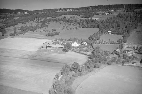 Fougner nordre, Follebu, Gausdal, Fougner søndre til høyre