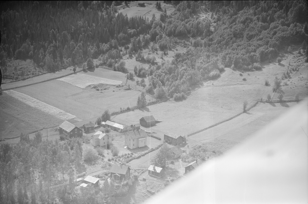 Bjørkheim gård, Øyer, 1953, Driftsbygning, to toetasjes våningshus ...