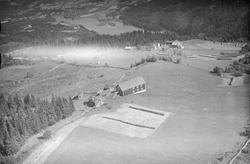 Bjørnstadhagen gård (?), Tretten, Øyer, 1953, oversiktsbilde