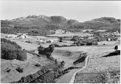 Utsikt over grenda, Teksdalen.