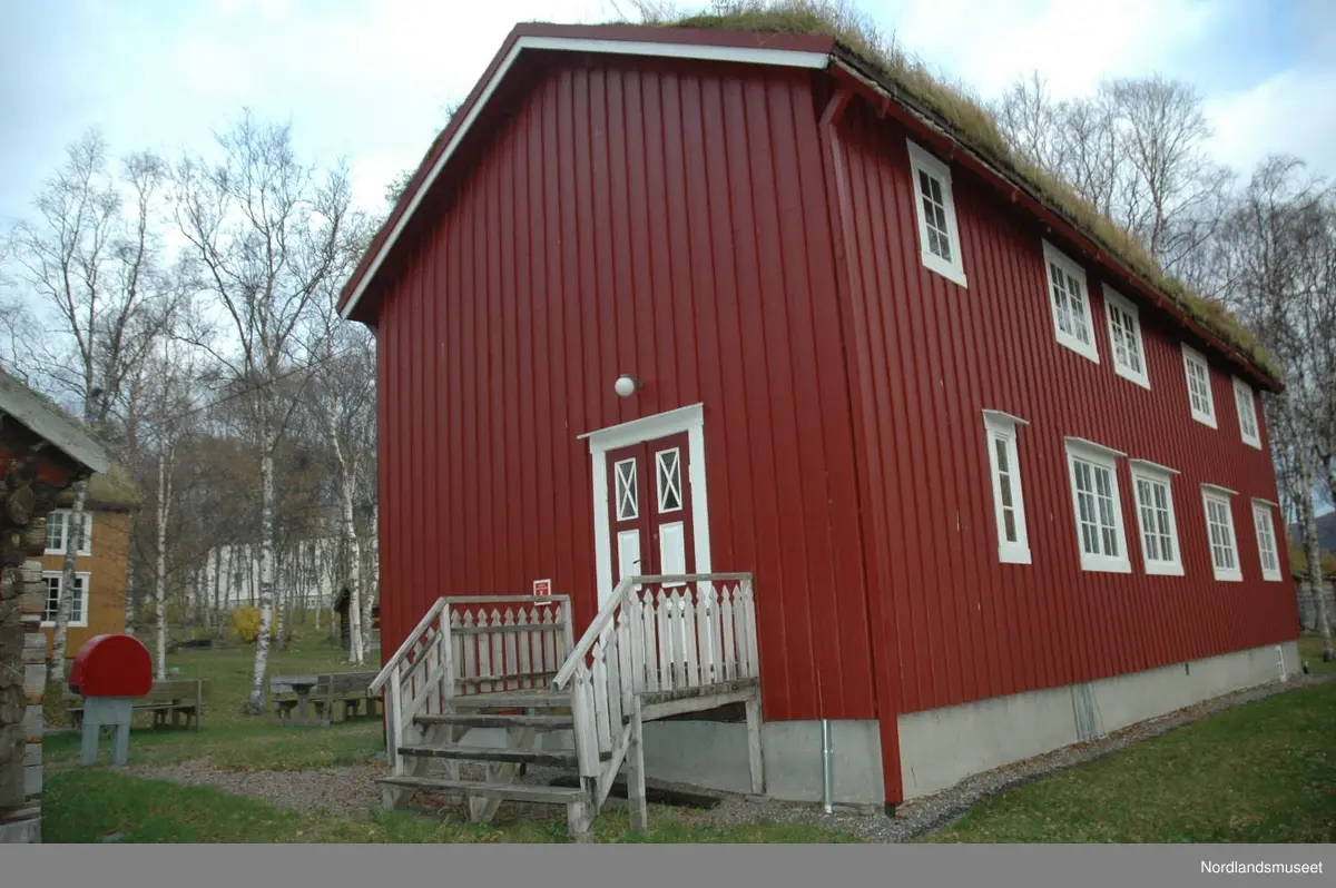 Leivsethuset er Fauske Bygdetuns største Nordlandshus. Dette er et våningshus fra Leivset i to etasjer, med støpt kjeller og en kvist på toppen. Det er to innganger. I dag brukes huset til arrangementer, og  leies ut til møter og selskaper.