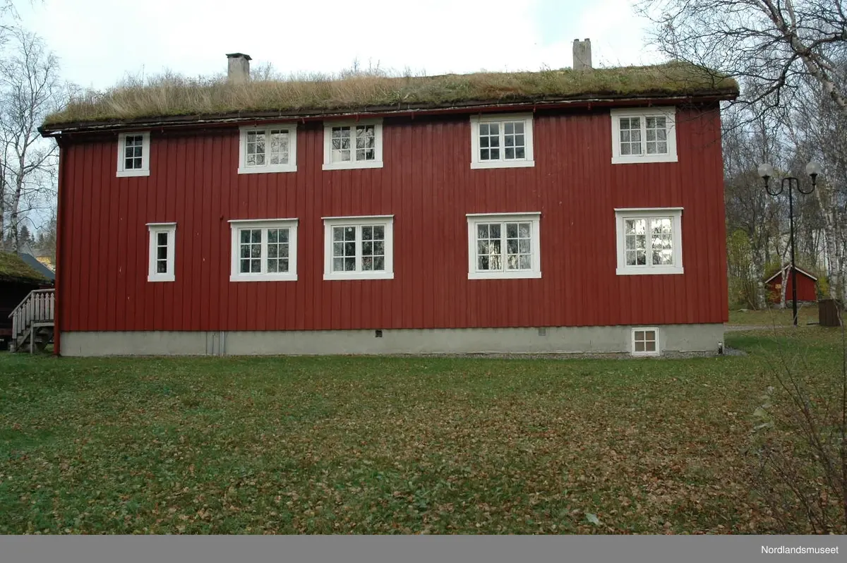 Leivsethuset er Fauske Bygdetuns største Nordlandshus. Dette er et våningshus fra Leivset i to etasjer, med støpt kjeller og en kvist på toppen. Det er to innganger. I dag brukes huset til arrangementer, og  leies ut til møter og selskaper.