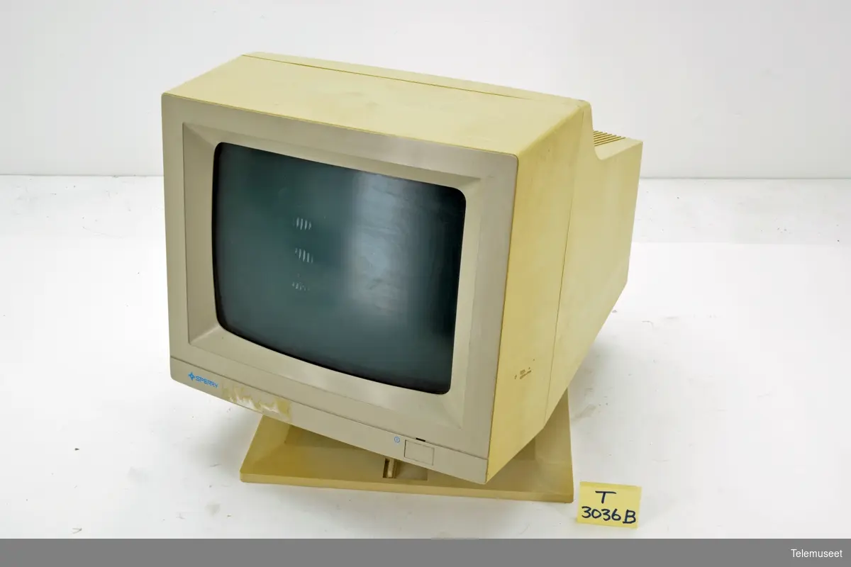 - Norsk Data
- Sperry PC. Colour Display. Type nr 3585-01
- Norsk Data. Type Hitachi. Colour Display Mod nr CM 1474 AE
   Fra 1990
- Blaupunkt CH532-121S. Type FM100-21/OBD
- IBM. ID nr 320r-55-19846, 2 stk
- 2 stk a. Norsk Data mod nr MAX-12, ND 960. Prod: 
   Princeton Graphic System, Taiwan ND 9710
   b. ND 9710, ND 109600
- Monitor for tekst telefon. Panasonic Modell nr TR-940M
   Art nr 25-129-3216 Fra 1982