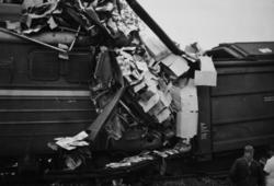 Kollisjon ved Røyken stasjon etter at to godsvogner kom drif