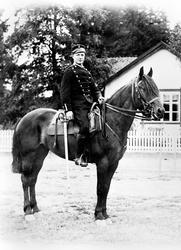 Ole Haakaas F.1900, gårdbruker fra Båstad, på militær- tjene