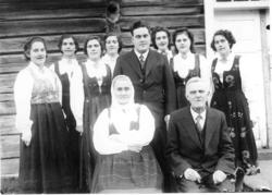 Ola Gjerdet og Sina Gjerdet med familie