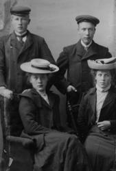 Ungdommer fra Rubbestad, Tranøy ca.1908.