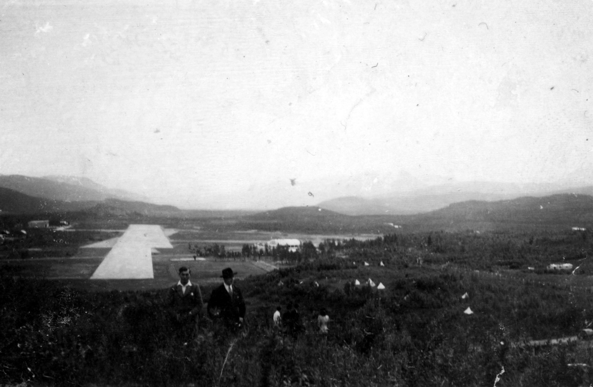 Bardufoss flystasjon 1946 - 47 - Midt-Troms Museum / DigitaltMuseum