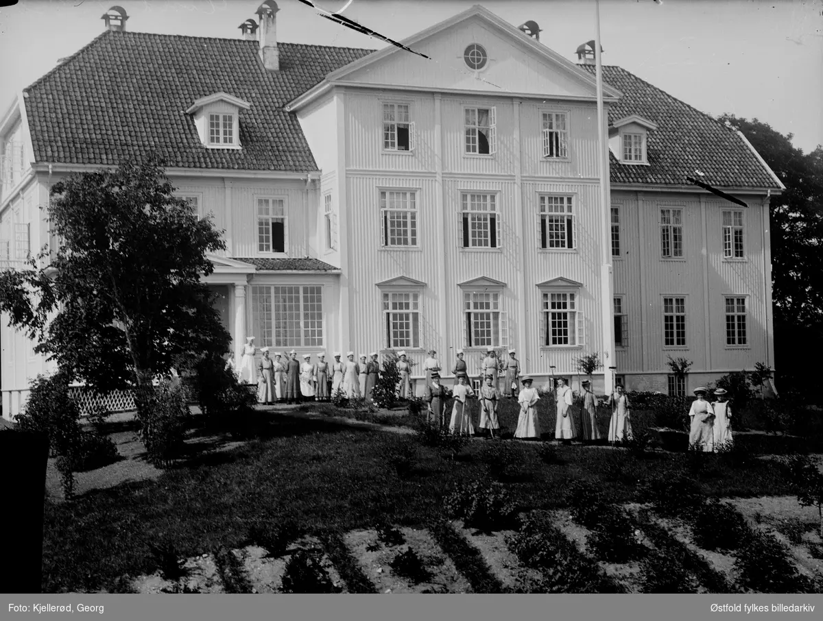 Husmorskolen på Hunn, Gjøvik. Innviet 1908.