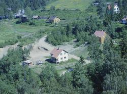 Flyfoto, Lillehammer, få hus, mulig husmannsplass, litt skog