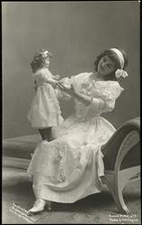 Centralteatret. "Dukkejomfruen". Fru Erna Schøyen.