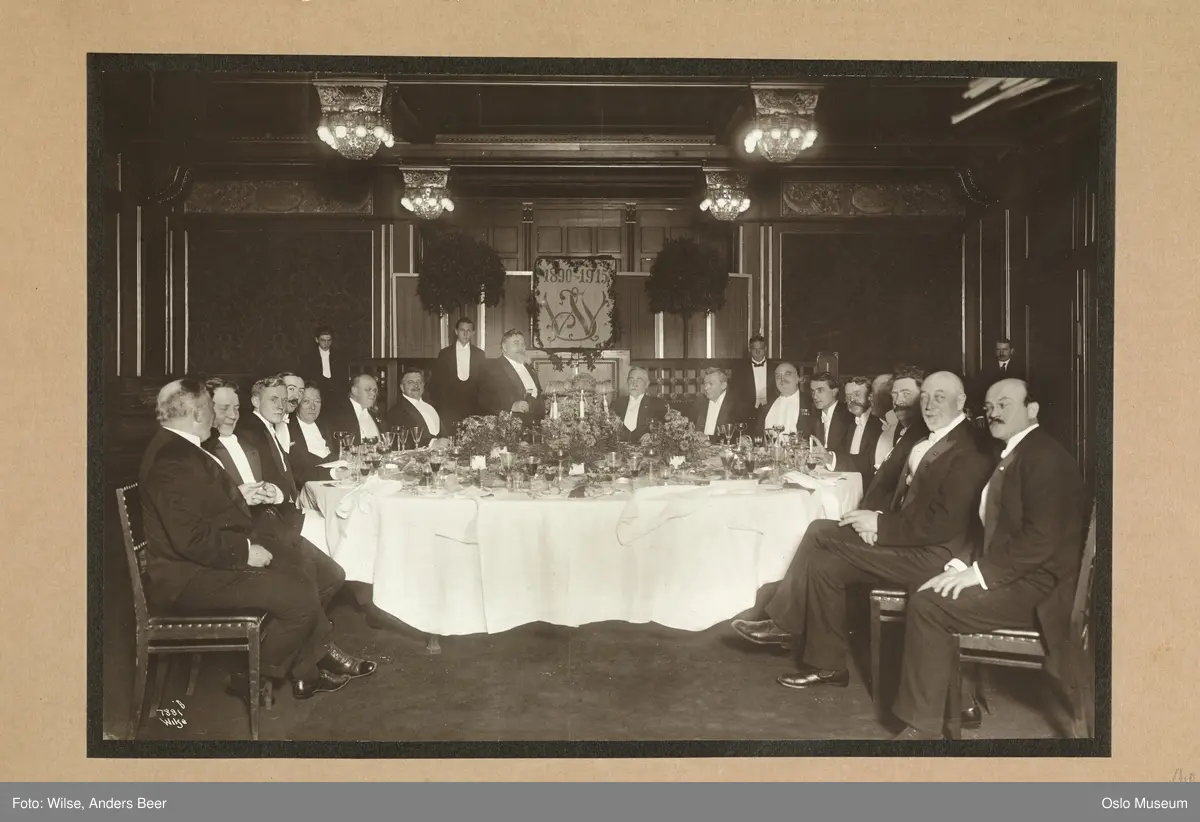 selskapslokale, bord, oppdekning, menn