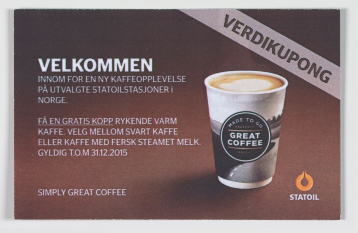På reklamekortet er det på begge sider et fotografi av et pappbeger med kaffe. På begeret er det en etikett med teksten "Made to go Great Coffee"