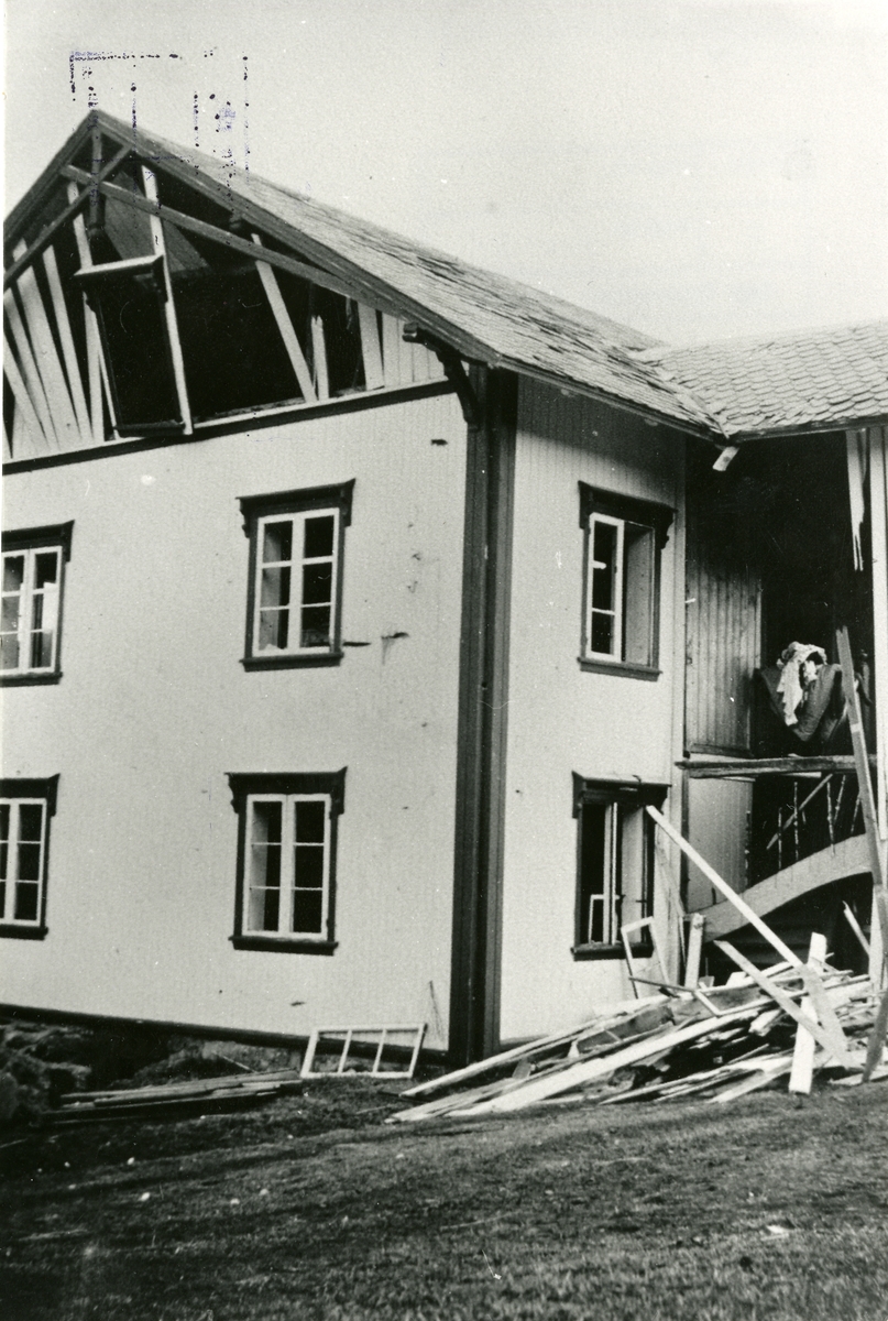 Krigen i Bagn april 1940. Etter bombinga i Dølve.