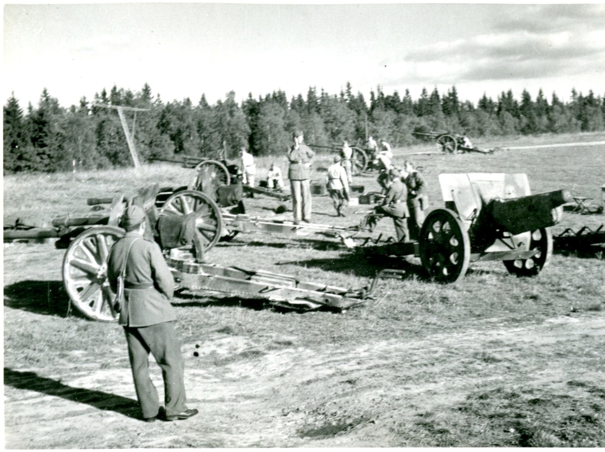 Kanon m/1940, 7,5 cm och m/1940. 10,5 cm. Villingsberg, Närke.