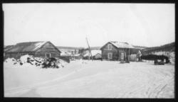 "Elvesame-hjem i Karasjok" står det på glassplaten. Sjøsamis