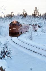 Persontog fra Fagernes til Oslo S under innkjøring til Treva