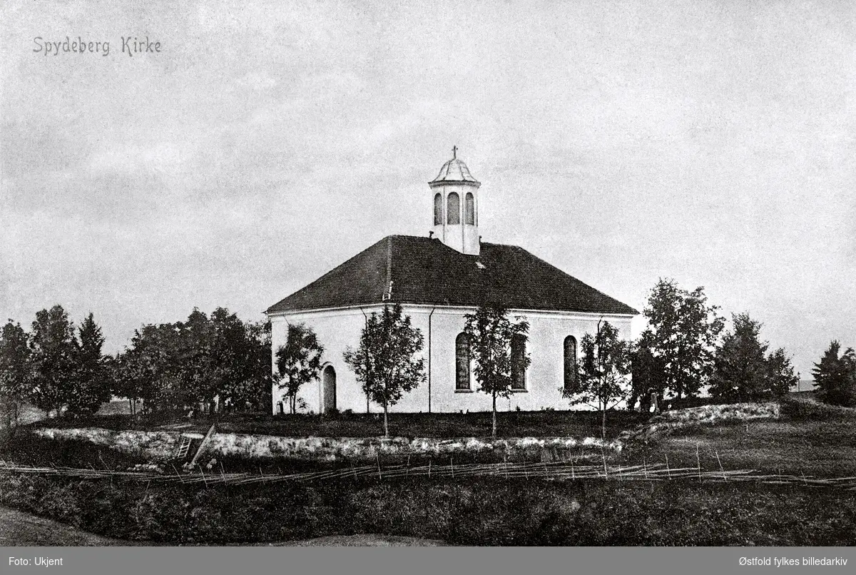 Spydeberg kirke, eksteriør, 1911. Postkort.