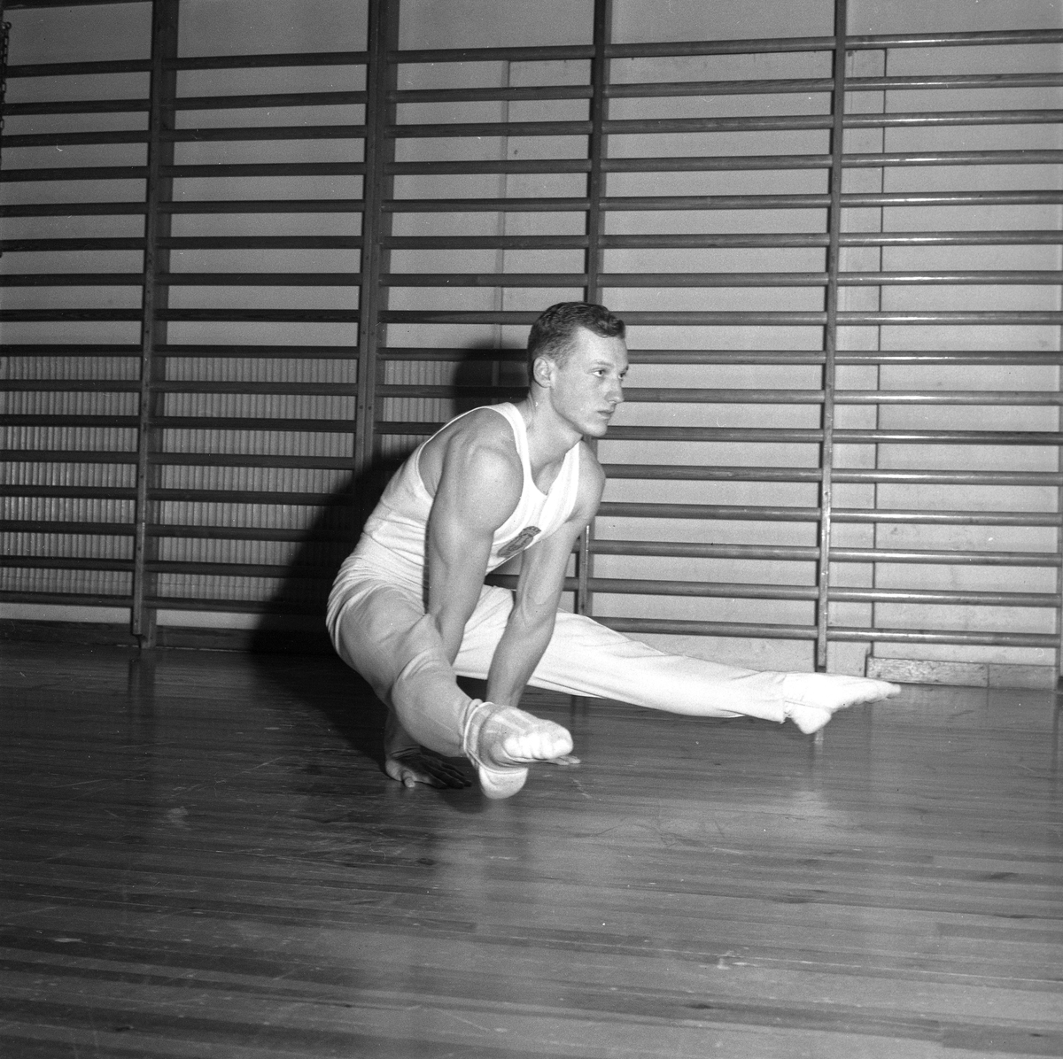 OS-uttagning i gymnastik. 
Mars 1956.