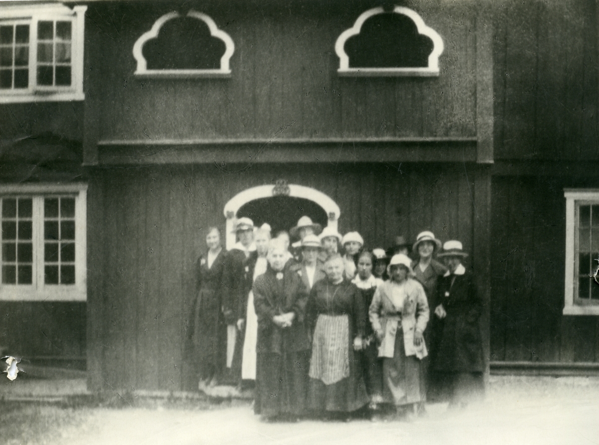 Ei jenteklasse ved Vestoppland Folkehøgskule, 1919.