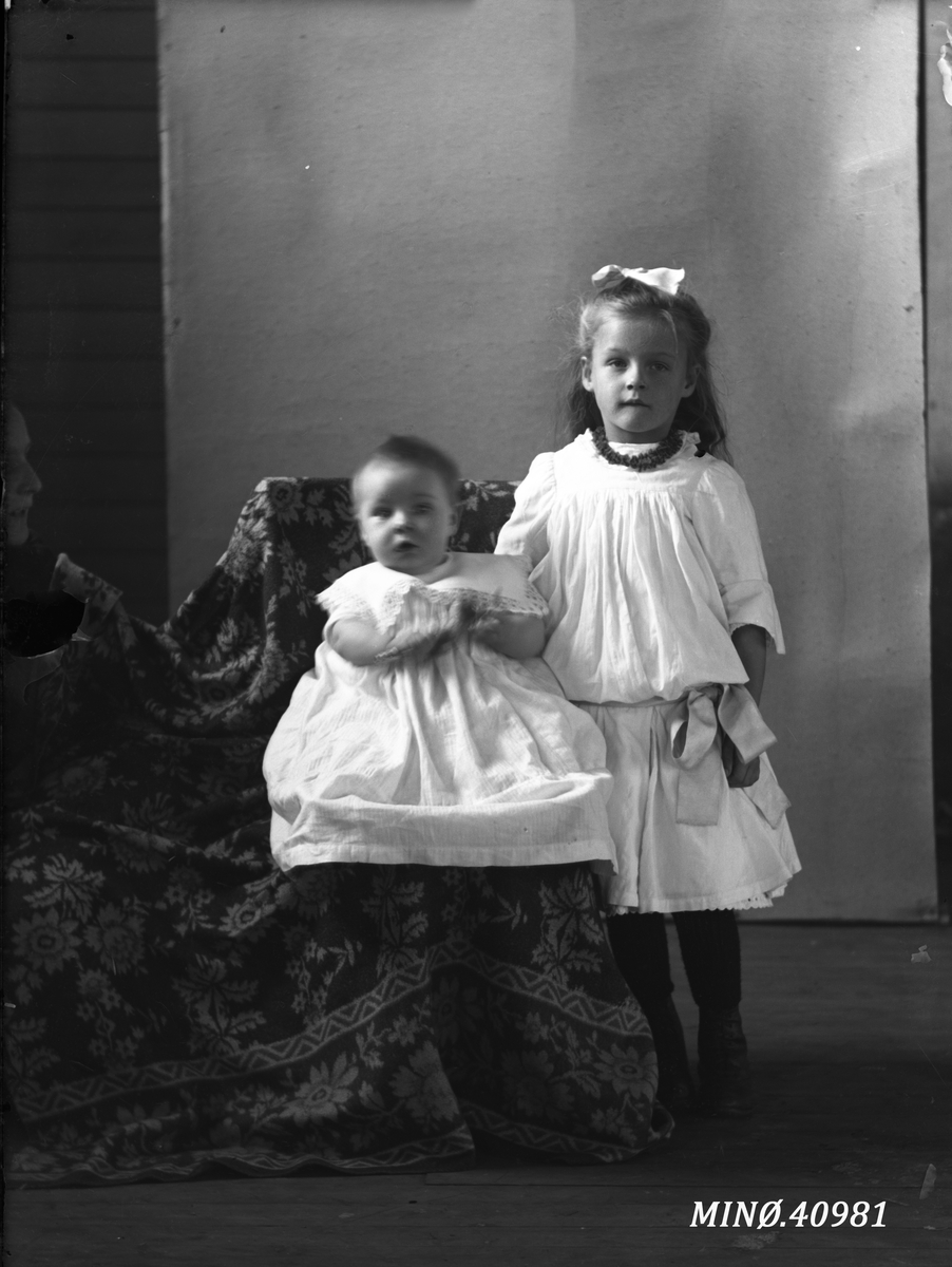 Portrett av to små barn - Svendsens barn