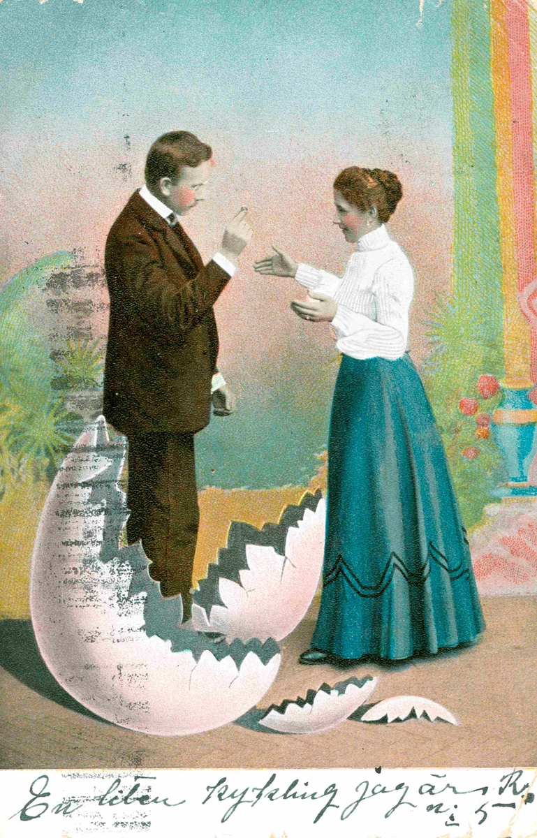 Vykort skickat till Kristina Andersson, född 1865 i Böda, syster till N J Andersson, när hon bodde i USA. Kortet är skrivet av Edvard Nilsson i Böda. Nedtill på kortet står det skrivet: "En liten kyckling jag är."