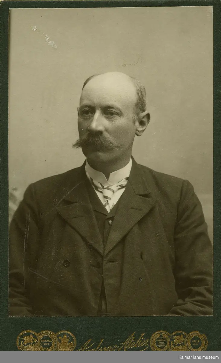 Porträtt av fabrikör Gustaf Richter, Nybro.