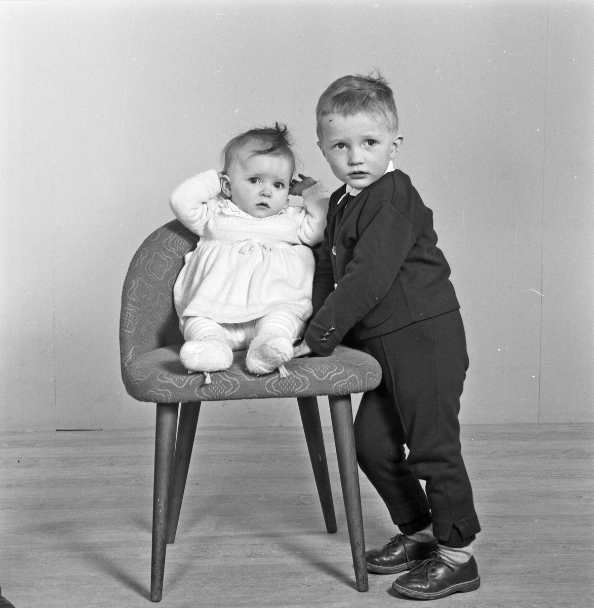 Portrett spebarn og ung gutt - bestiller Kurt Kristoffersen