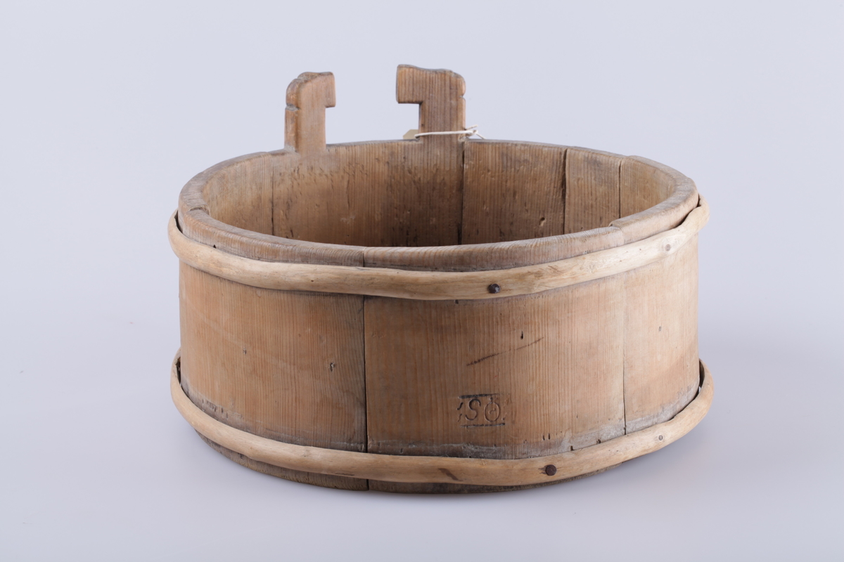 Melkebunken er lagget med håndtak, håndtaket er i stykker