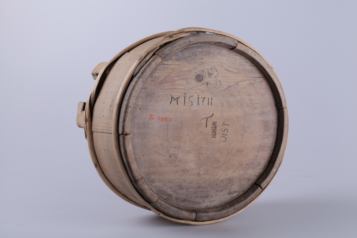 Melkebunken er lagget med håndtak, håndtaket er i stykker