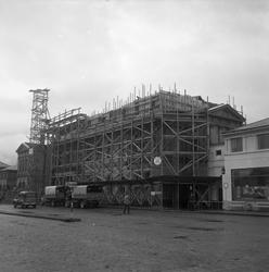 Byggearbeider på jernbanestasjonen