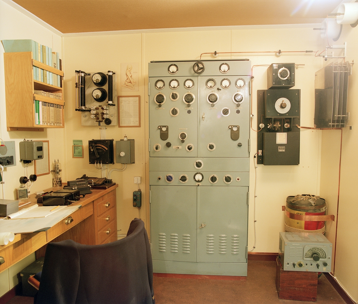 Dokumentation av Telemuseums utställningar innan rivning och museets nedläggning.

1940-tals radiohytt