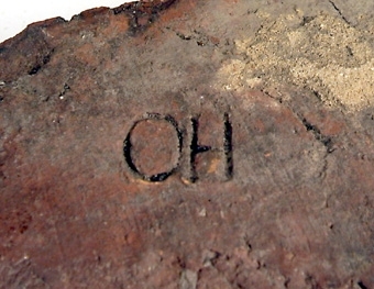 Murtegel, tegelsten av bränd lera L. 290 br. 150 H 67 mm."

Olshammars tegelbruk lades ner på 1920-talet
