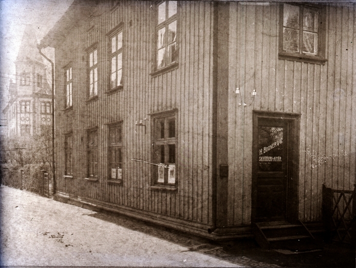Herman Bogner.
Född 1856 i Åsle sn.
Död 1911 i Skara.