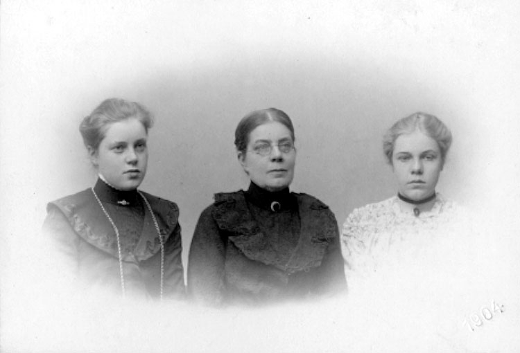 Ingrid Nylander, Anna Nylander, Elsa Nylander. Charlotte Hermanson, f