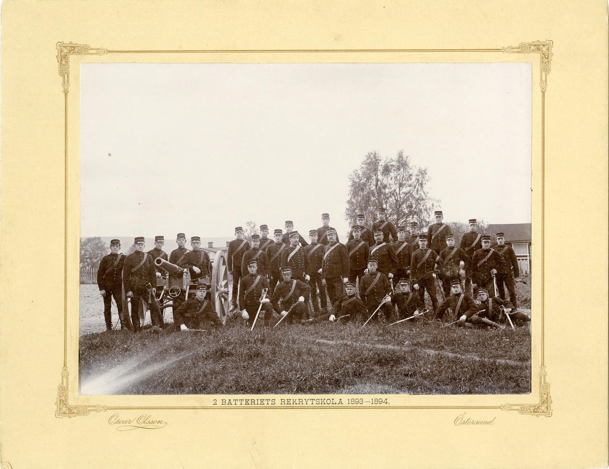 Grupporträtt av 2: a batteriets rekrytskola 1893-1894.