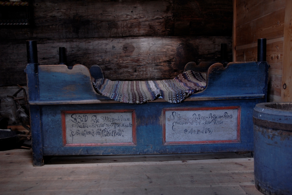 Tømra stove og stavbygd sval