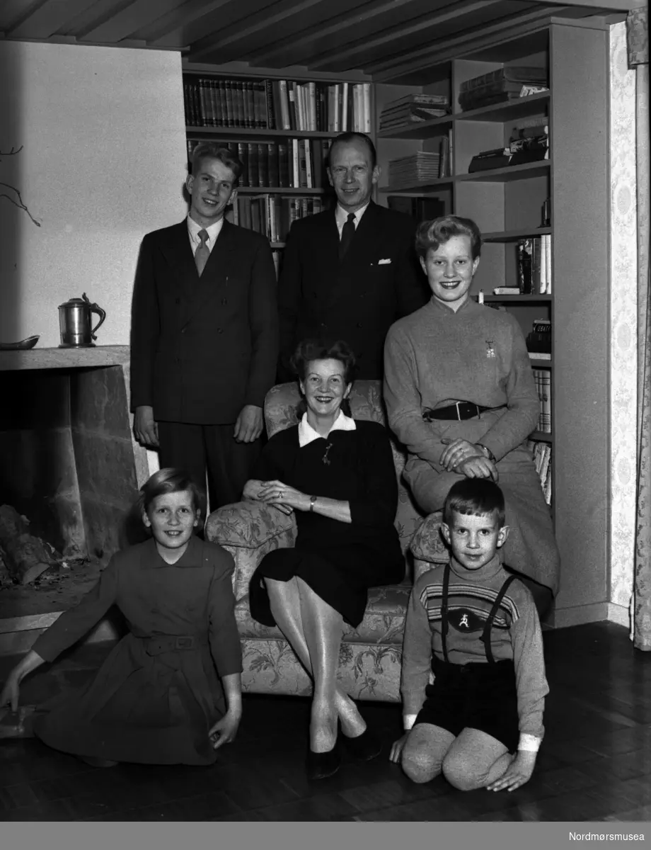 Foto fra familien Haakon Hveding i Kristiansund. Fra Nordmøre museums fotosamlinger.
