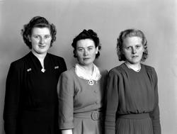 t.v Marit Vågbø, de to andre er ukjent.
Fra Nordmøre museums