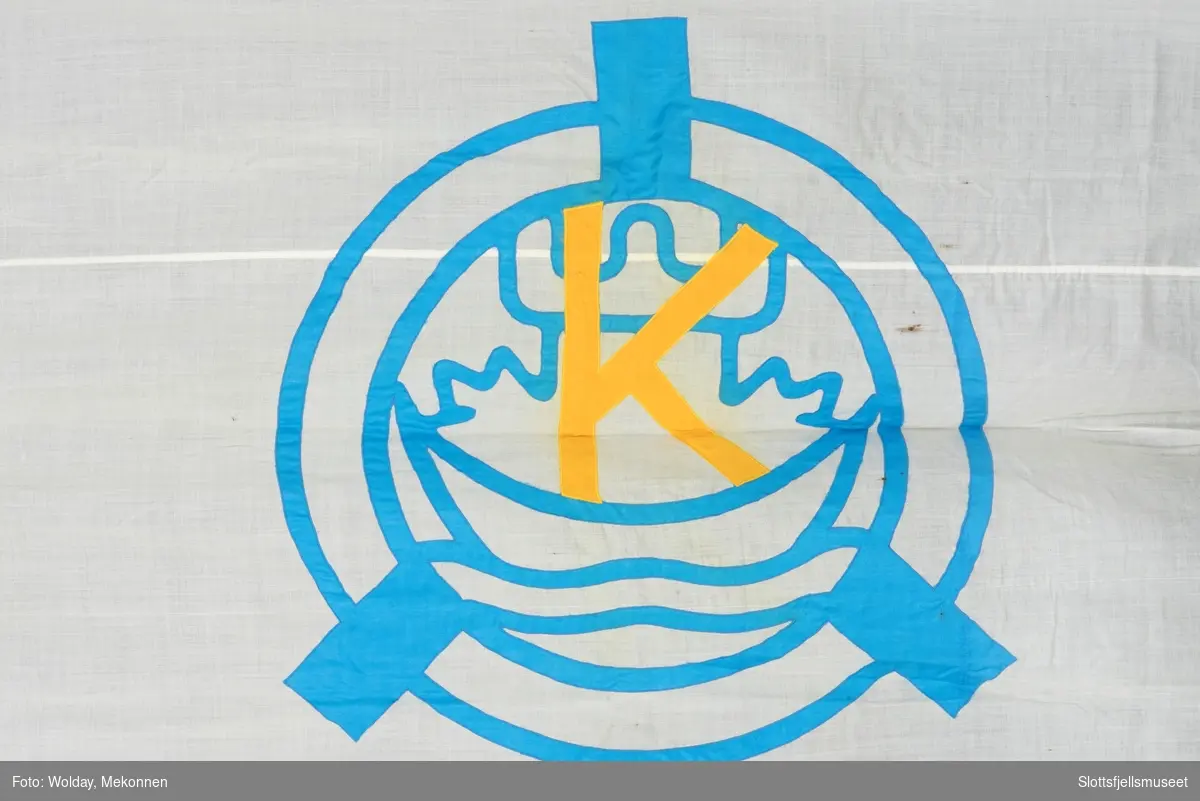 Bedriftsflagg Kaldnes, hvit bunn med blått symbol og gul K