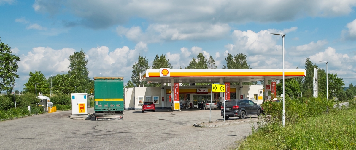 Shell bensinstasjon Smed Bakkes veg Kløfta Ullensaker. På nordgående side av E6.