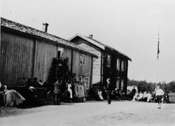 Bryllup, bolighus, personer, bil.