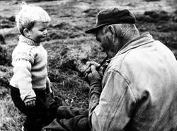 Jon Petter Stangnes f.1964 og bestefar Konrad Stangnes f.189