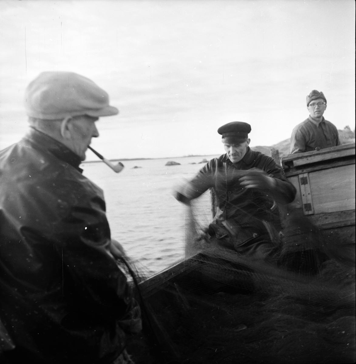 Våtnäs fiskeläge, Enånger,
Bröderna Axel, Albert och Gunnar Brolin.