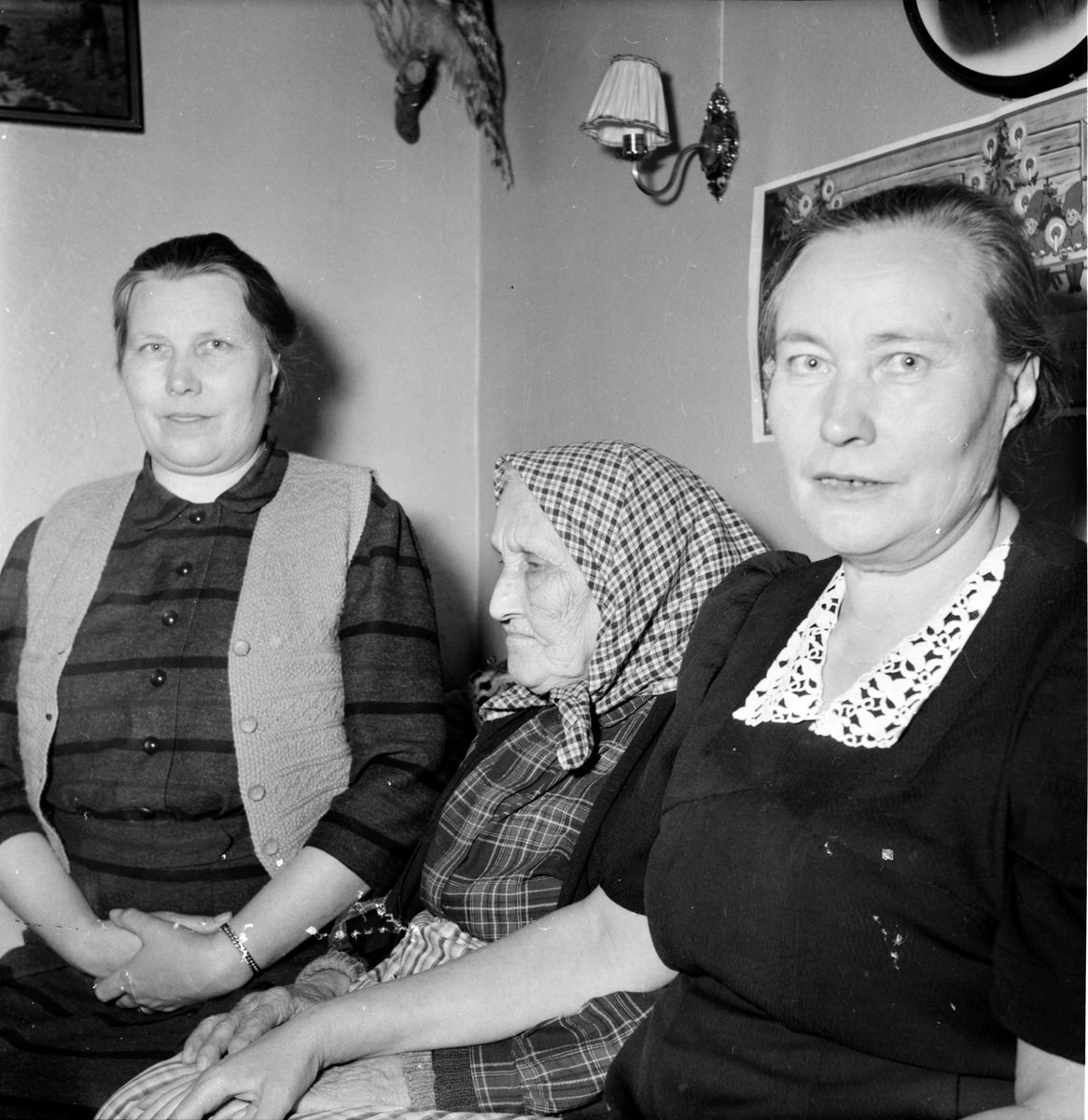 Söräng,
Studion,
Maria Öberg m. döttrar,
Emy Brolin m. syster