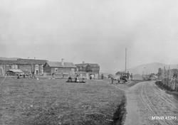 Personer, hester og vogner, gardsbruk